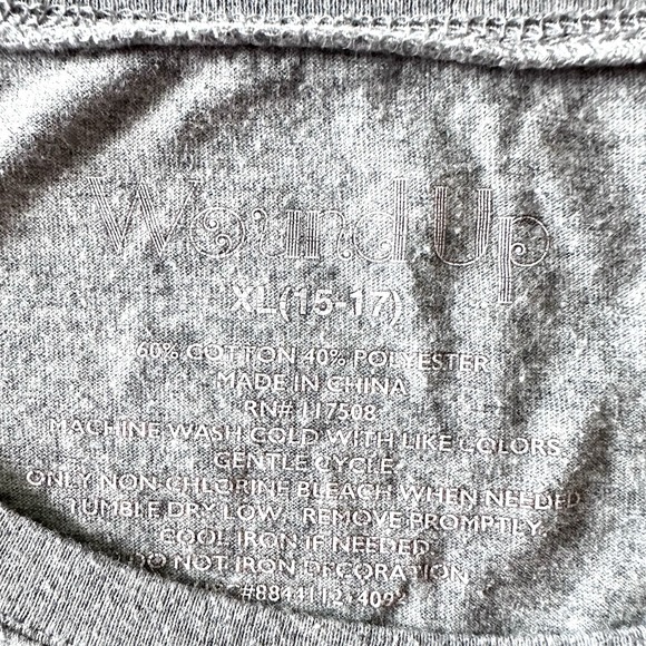 Wound Up XL Cat Person T-shirt Gray Cat Heads Faces - Picture 3 of 8